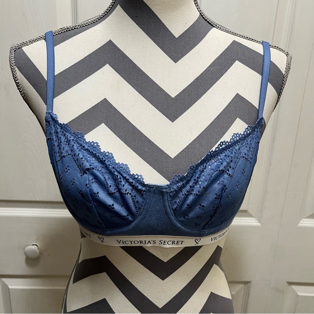 Victoria Secret Blue Unlined Bra